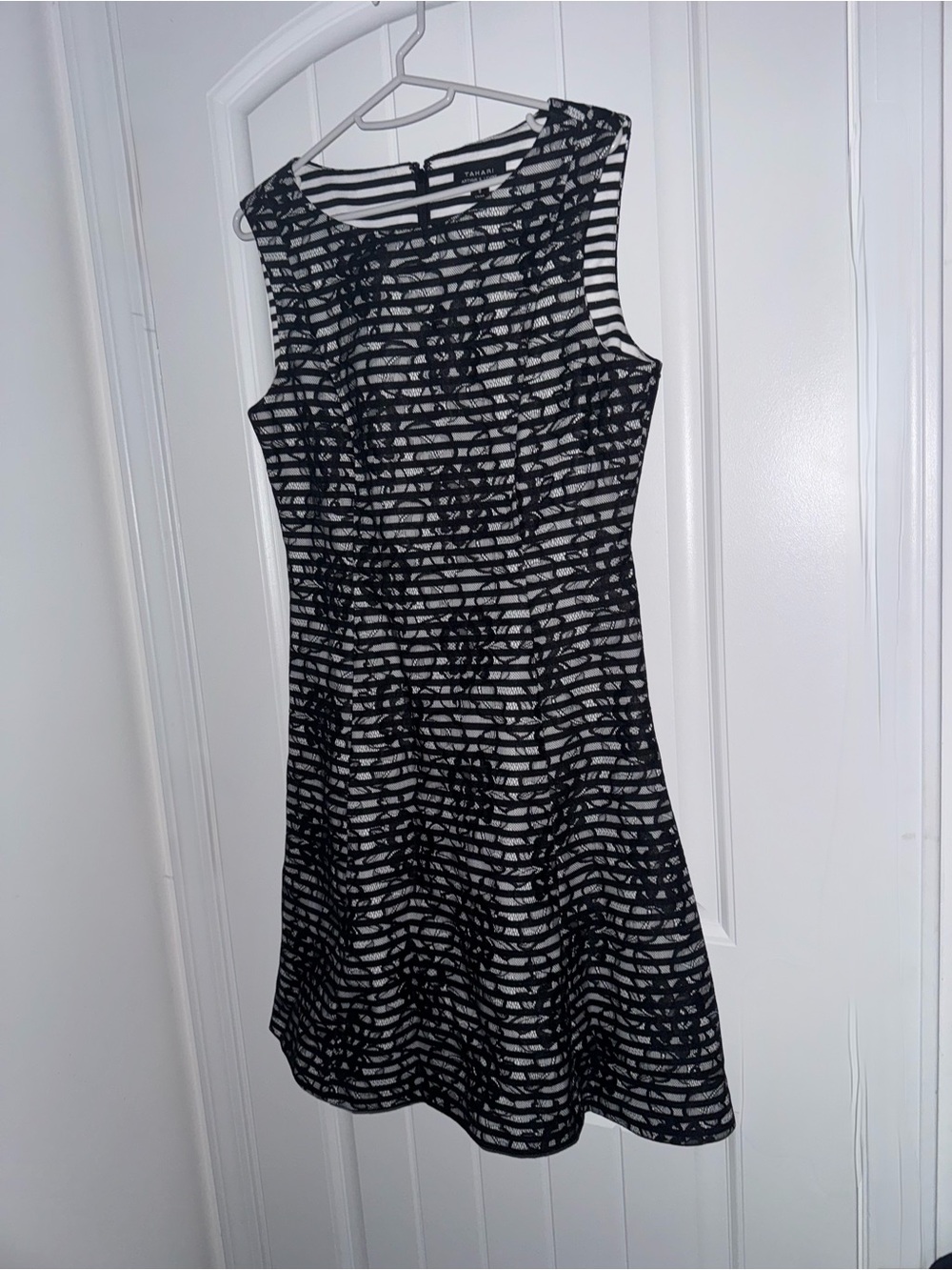 Tahari Arthur S. Levine Size 8 Black White Lace Stripe Fit & Flare Dress